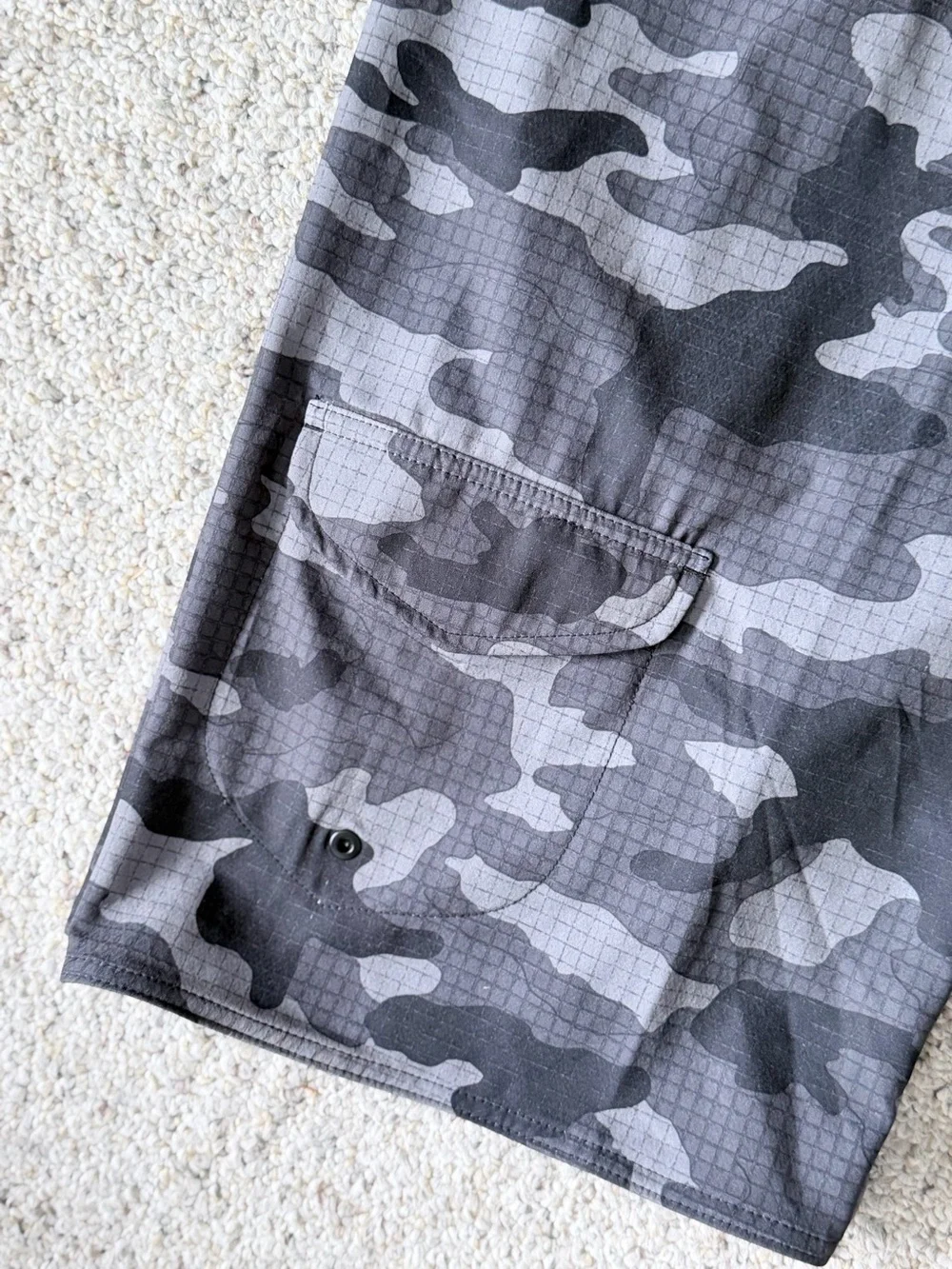 burnside | Mens Gray Camouflage Board Shorts | Size 32